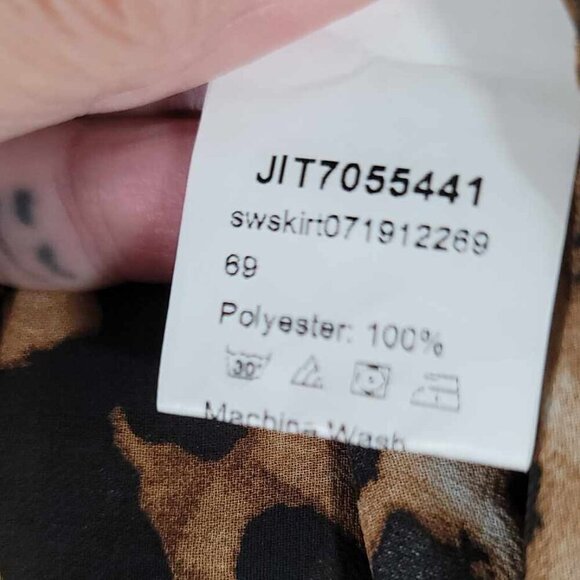 Leopard print semi-sheer scarf shawl wrap. EUC - Picture 4 of 5